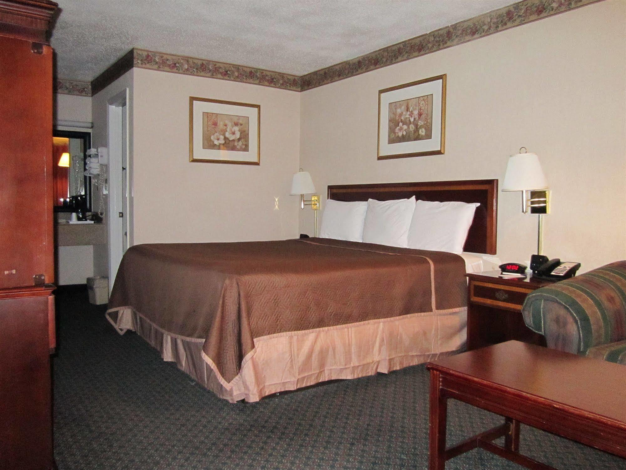 Americas Best Value Inn - Fredericksburg North Eksteriør billede